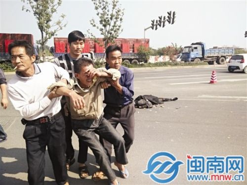 為父送鴨湯 漳州38歲女子途中與貨車相撞身亡