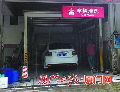 節后廈門服務行業現缺工現象 十幾米內六家店在招人