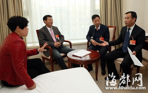 尤權希望福建代表提出有針對性、建設性意見建議