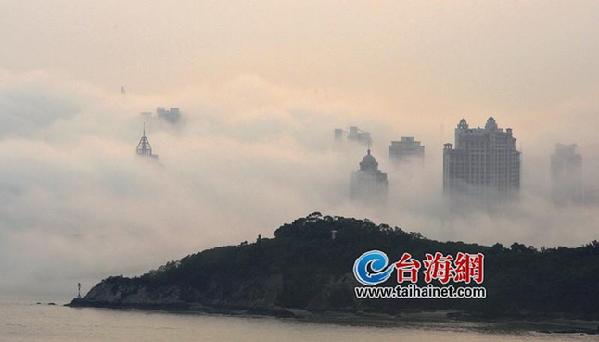 濃霧“吞沒”鷺島 廈門昨日兩次發布黃色大霧預警