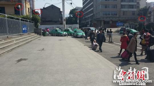 福州火車站周邊亂象追蹤:高清探頭下黑出租依舊