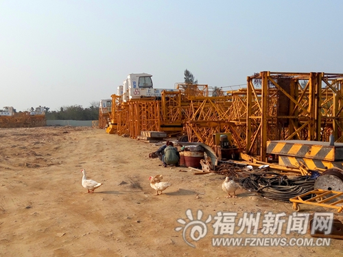 堆場占地到處是垃圾 烏龍江上游沙洲濕地遭侵蝕