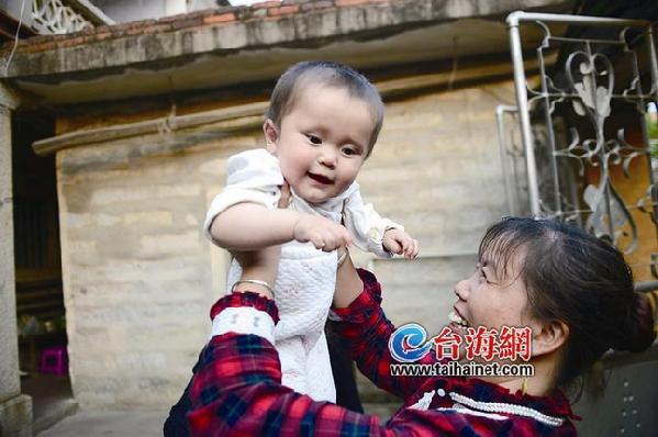 “奇跡寶寶”趙平安一周歲 后續(xù)可能還要做手術