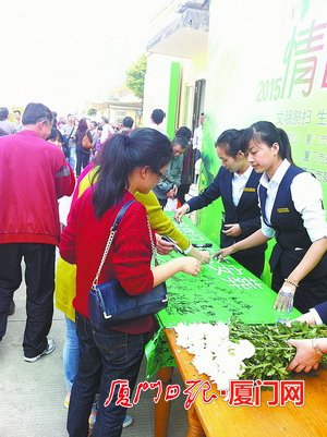 廈門(mén)周末兩天18萬(wàn)人次祭掃 倡議錯(cuò)峰出行文明祭掃