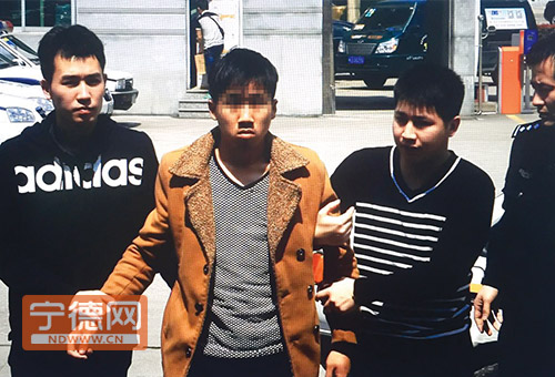 福鼎男子趁車主未鎖車門盜走車內(nèi)財物