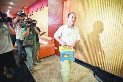 廣州出租車(chē)調(diào)價(jià)方案都是漲 油價(jià)上漲何由消費(fèi)者買(mǎi)單