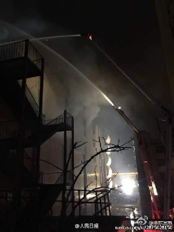 廣東惠東商場火災初步估計死亡人數超過17人 嫌犯已被控制