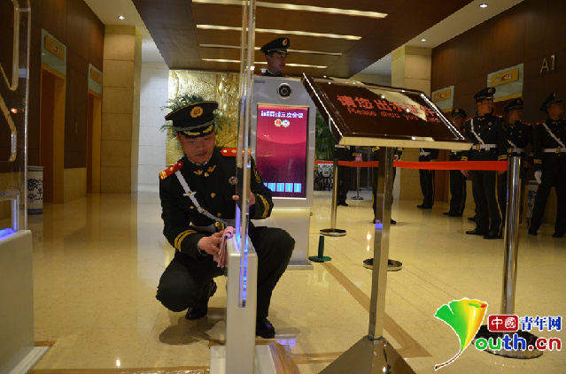 探訪“兩會”住地:武警安保全面啟動