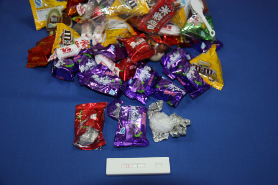 廣州海關查獲“白色”毒糖果