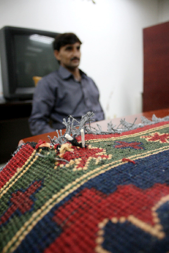 廣州海關連續查獲地毯藏毒案