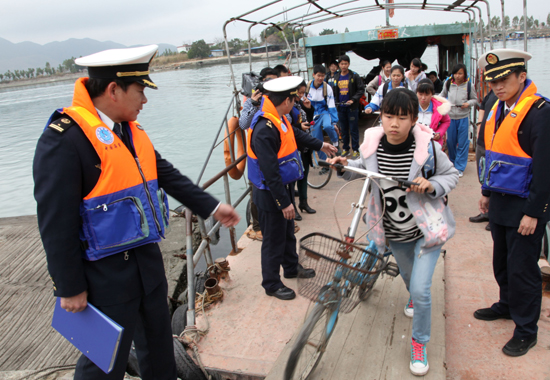 守護偏遠海島的安全“校巴” 廣東海事部門護航乘渡學生安全入學