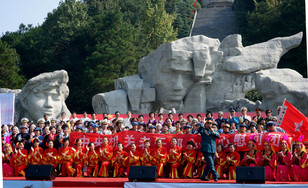 中央機關老干部心連心慰問團走進興安