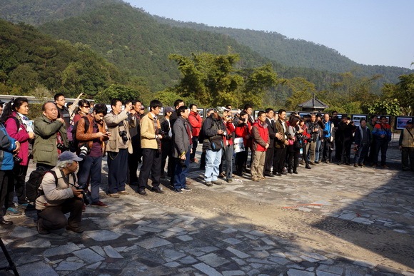 首屆廣西北部灣“鼎欣杯”魅影欽州國際攝影大賽暨“美麗八寨溝”攝影賽開拍儀式在欽州八寨溝風景區舉行