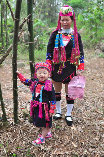 “打起陀螺唱起歌”2014年防城港市邊境民間文化旅游節在防城港舉行