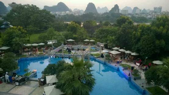 桂林香格里拉大酒店水上比基尼派對激情冰桶挑戰