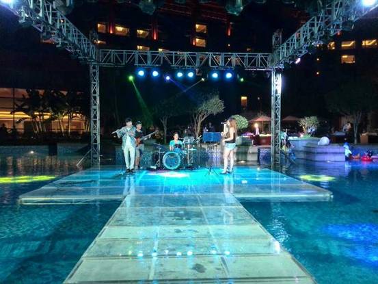 桂林香格里拉大酒店水上比基尼派對激情冰桶挑戰