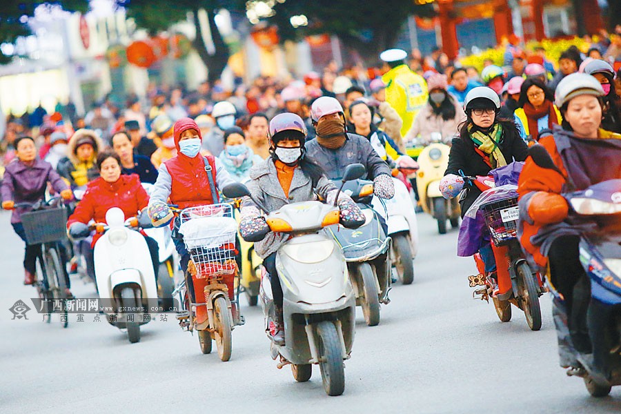 南寧揮別“摩托之城”