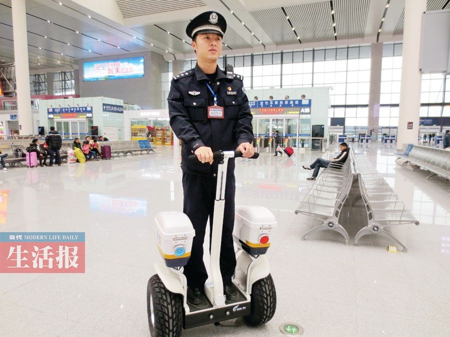 春運首日南寧運送旅客18萬人 火車東站迎大考