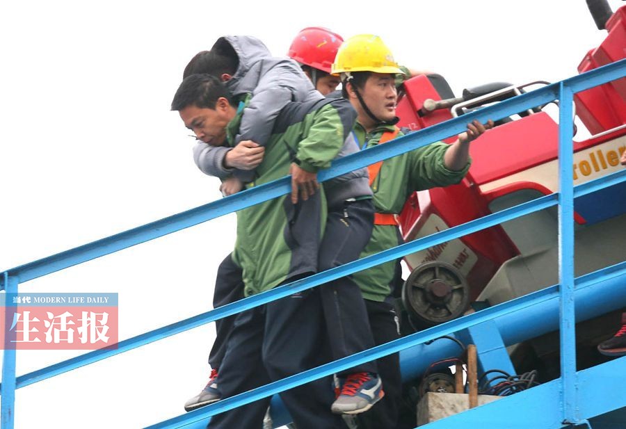 南寧動物園過山車高空遇險(xiǎn)原是應(yīng)急演練