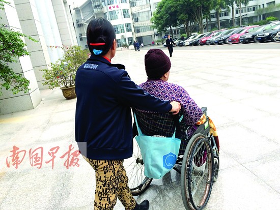 陪護要3000元紅包給不給？ 陪護：辛苦付出要回報