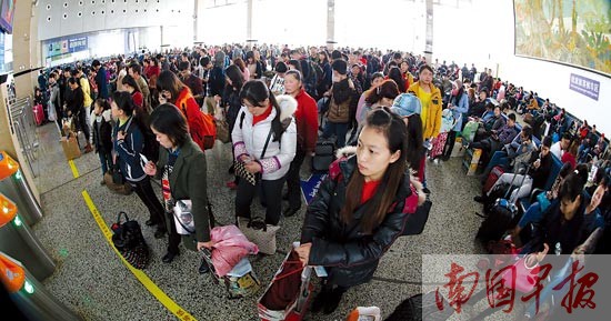 南寧鐵路客流高峰將持續到17日 跑錯車站能補救
