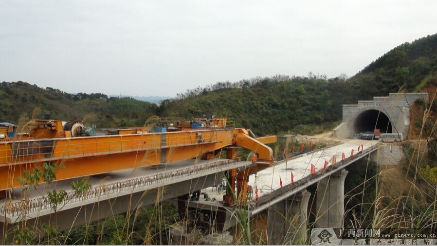 云桂鐵路廣西段南寧境內橋梁全部架設完成(圖)