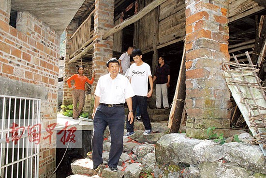 都安高中校長莫振高辭世 4600名在校學生熄燈默哀