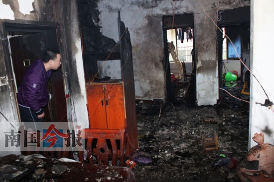 小孩用金屬片捅插座引大火 事發(fā)廣西商校教師公寓