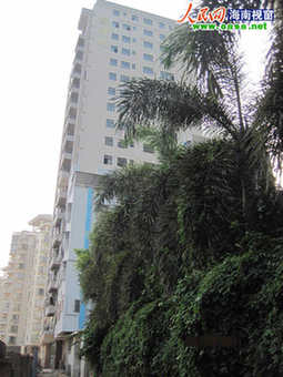 海口19層違建樓因未進行地基處理變成斜塔