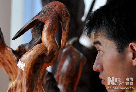 海南海口：根雕藝術(shù)精品展免費(fèi)展出半個(gè)月
