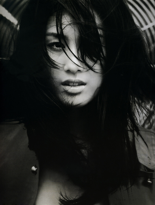 娛樂是個(gè)修行圈：圖揭純情少女蛻變性感女神