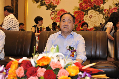 莫言:提高閱讀量,要讓老百姓先讀得起書