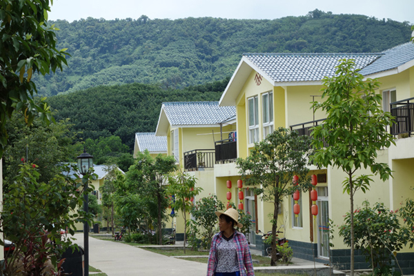 海南文明生態(tài)村巡禮之三——農(nóng)民變身來(lái)致富