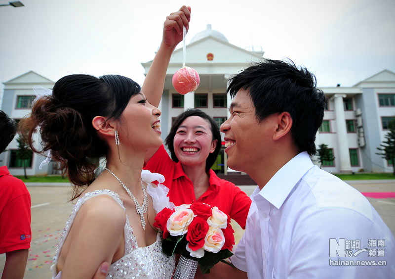 海南三沙七對新人永興島上集體婚禮 喜結良緣