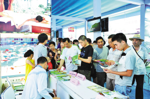 三亞:全球叫賣旅游 一年四季游客旺