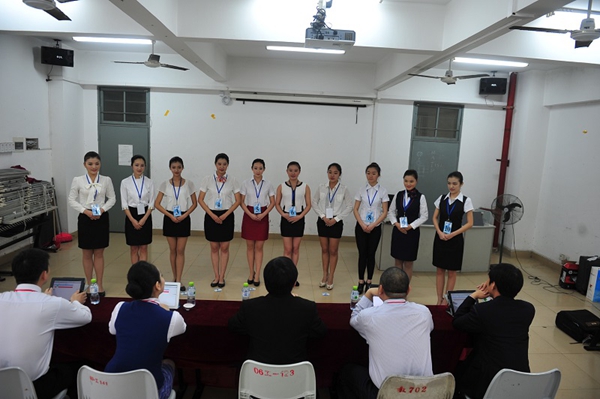 南航在瓊招乘面試階段結束百人入圍