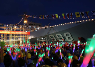 海政文工團慰問演出走進永暑礁