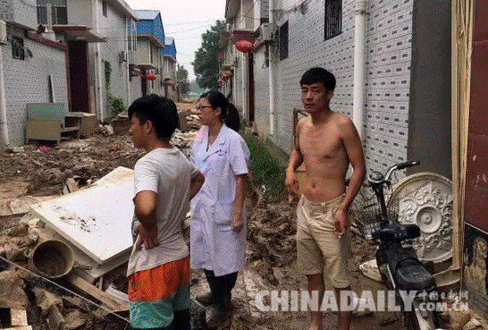 邢臺(tái)抗洪搶險(xiǎn)救災(zāi)第一線：80后夫妻同力抗洪