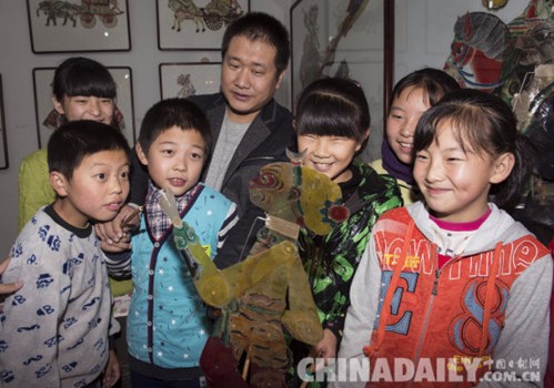 唐山遷安“皮猴”鬧春 品味非遺