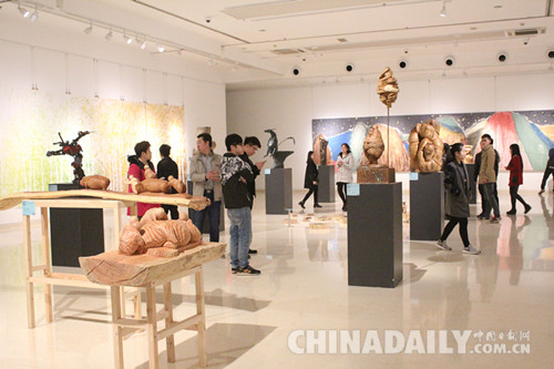 天津美院60余位青年藝術(shù)家攜創(chuàng)意作品亮相石市