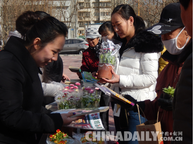唐山路南開展迎世園“書香換花香”主題活動(dòng)