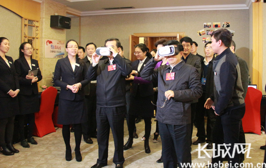 趙克志、張慶偉看望全國兩會長城網前方報道組