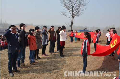 唐山遷安中小學(xué)開(kāi)展清明節(jié)掃墓活動(dòng)