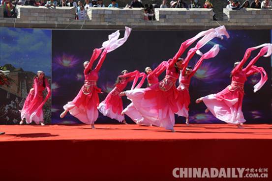 承德灤平第四屆“金山嶺長城國際杏花節”開幕