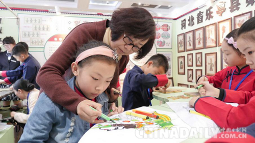 唐山樂亭小學(xué)皮影參加全國藝術(shù)展演