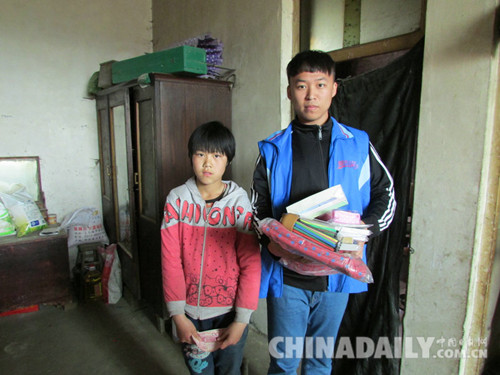 河北愛心組織走進靈壽九嶺 送達善款9000余元