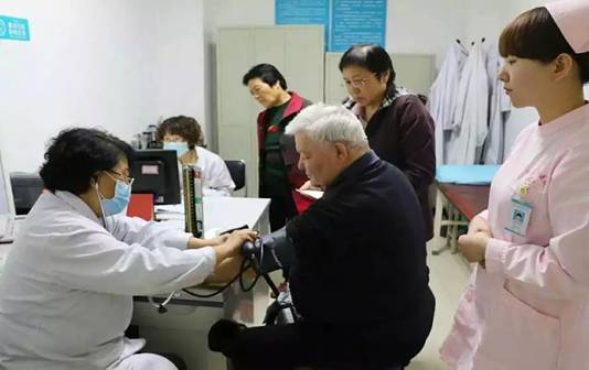 法國友人不遠萬里來中國就醫