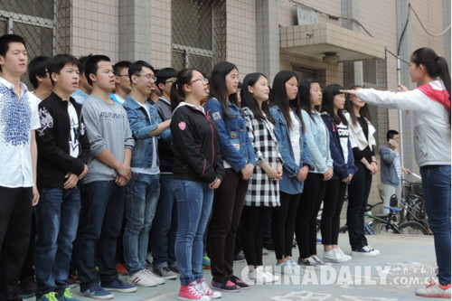 石家莊鐵道大學機械學子齊唱紅歌獻禮黨的生日