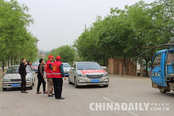 平山愛心救援隊為義演活動帶路給困難家庭送溫暖