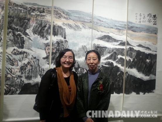 “春燕話羽”全國女畫家邀請展在首站石家莊開幕